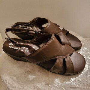 Sandals Brown Strappy Cushioned Padded Insole100% Leather Size US 9 /EU 40.